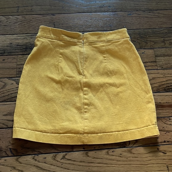 size XS Forever 21 yellow mini skirt brown buttons - Picture 2 of 2